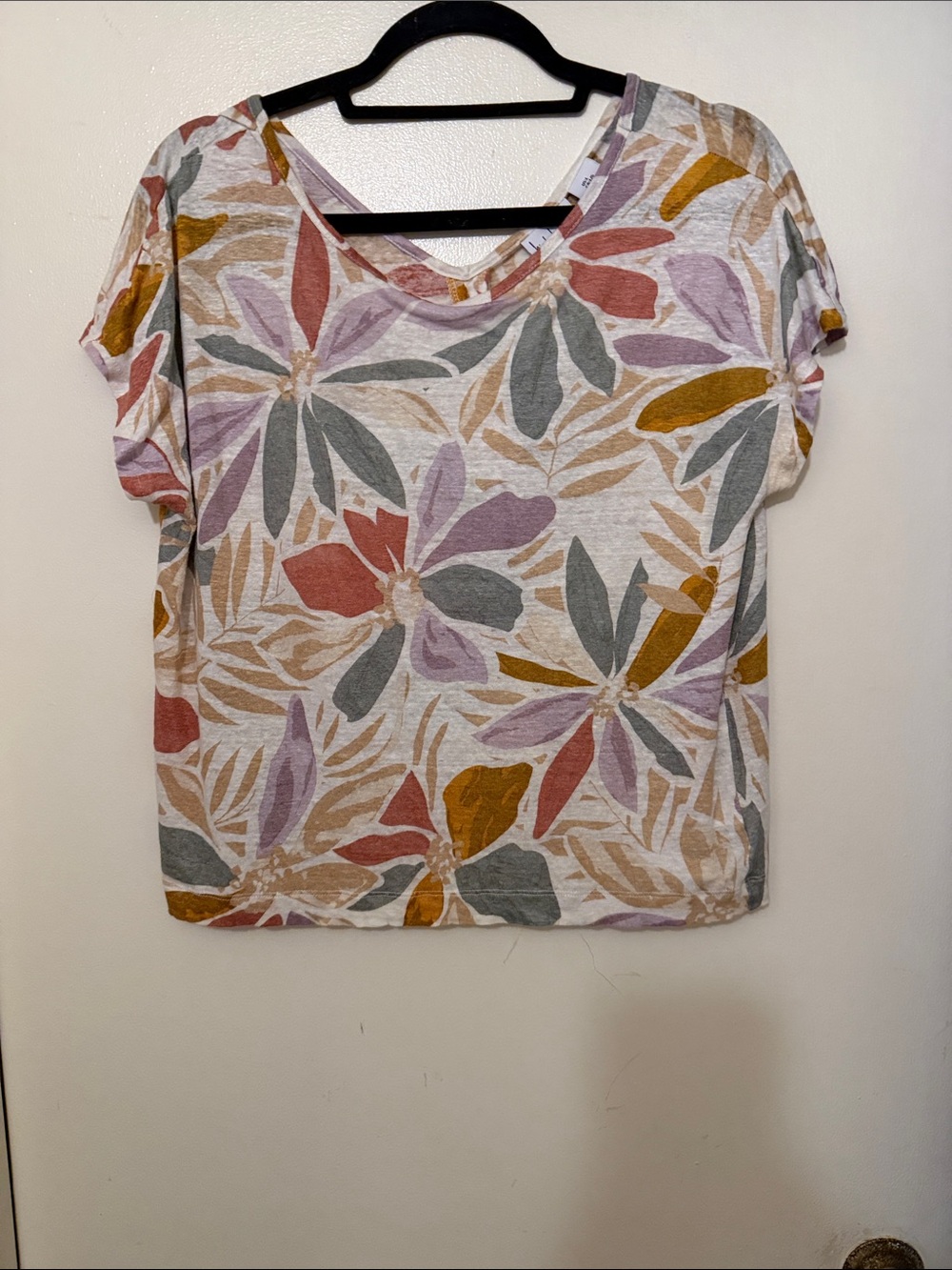Nicole Miller Linen Cap Sleeve Floral Tee in Multicolor Earth Tones